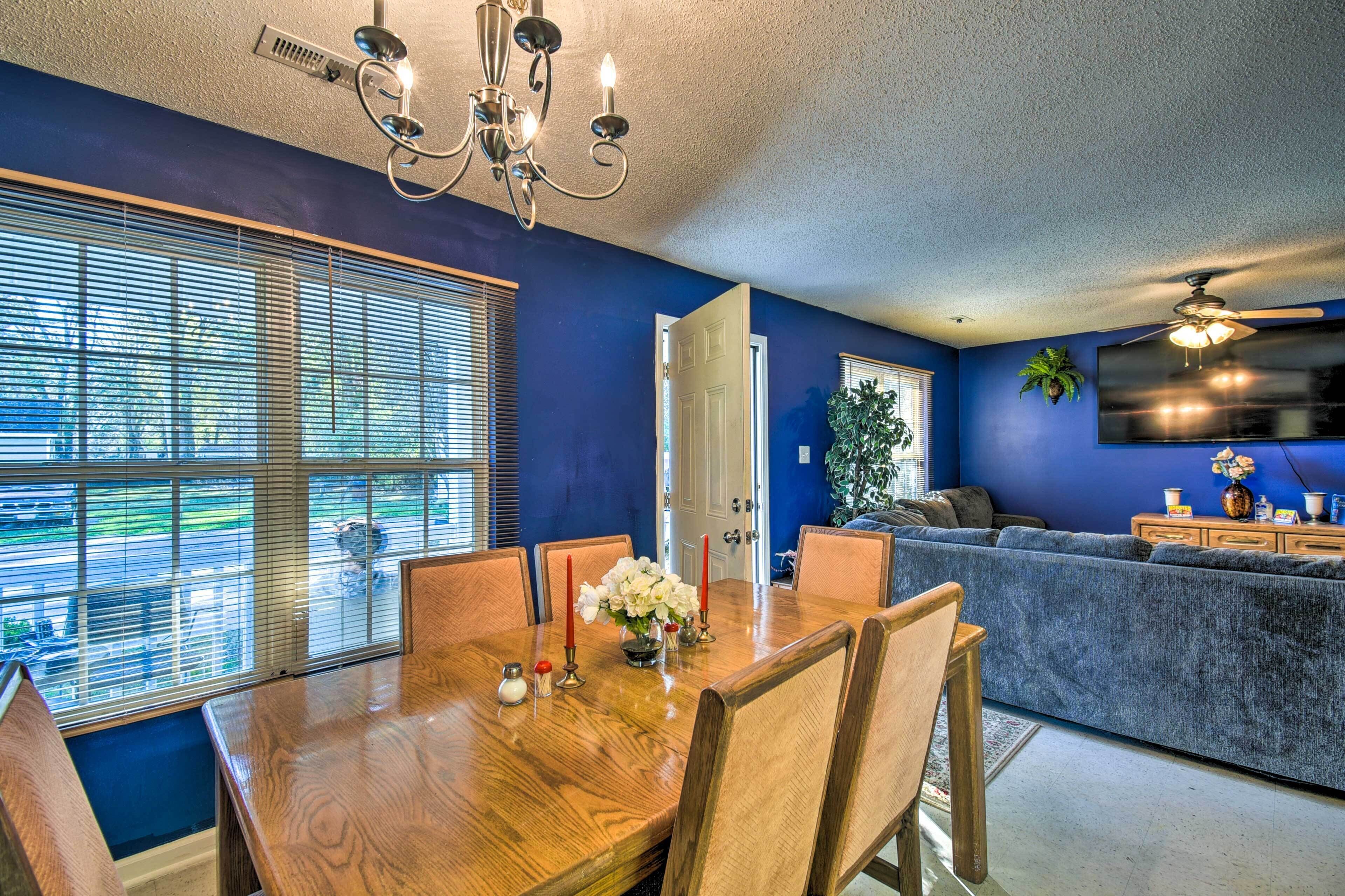 Myrtle Beach Home ~ 1 Mi to Beach & Skywheel