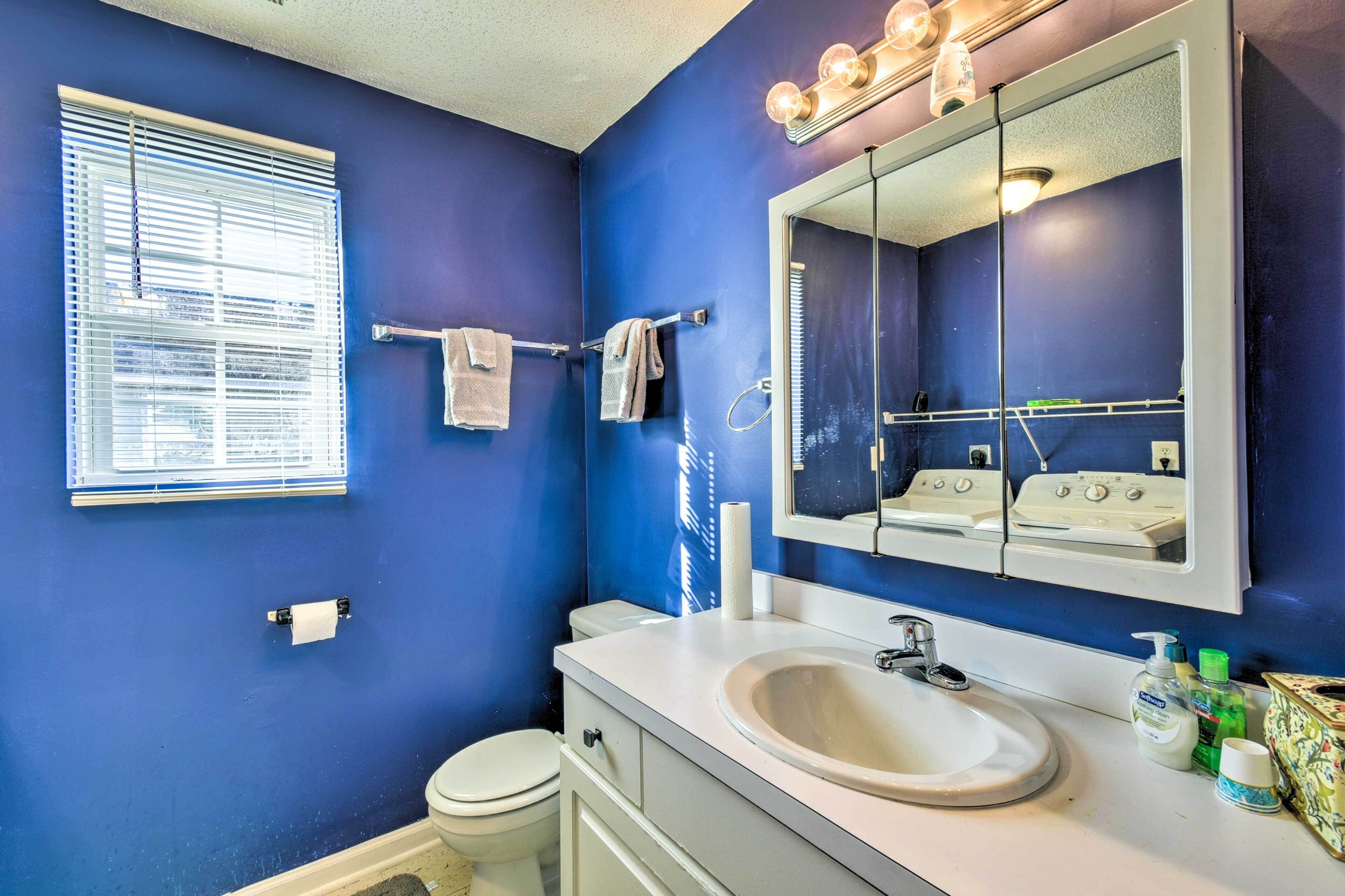 Myrtle Beach Home ~ 1 Mi to Beach & Skywheel