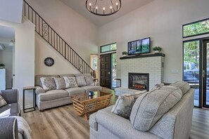 House (5 Bedrooms) | Interior