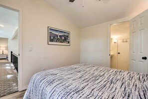 House (5 Bedrooms) | Interior