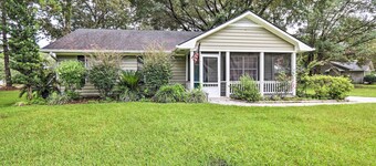 Peaceful Beaufort Home w/ Front Porch + Grill