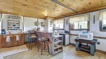 Apartment (1 Bedroom) | Interior