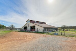 Apartment (1 Bedroom) | Interior - Pet-friendly Home: On-site Horse Stables & Trails! (Purdy)