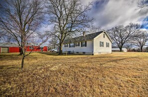 Exterior - Peaceful Missouri Home, 25 Mi to Truman Lake! (Cole Camp)