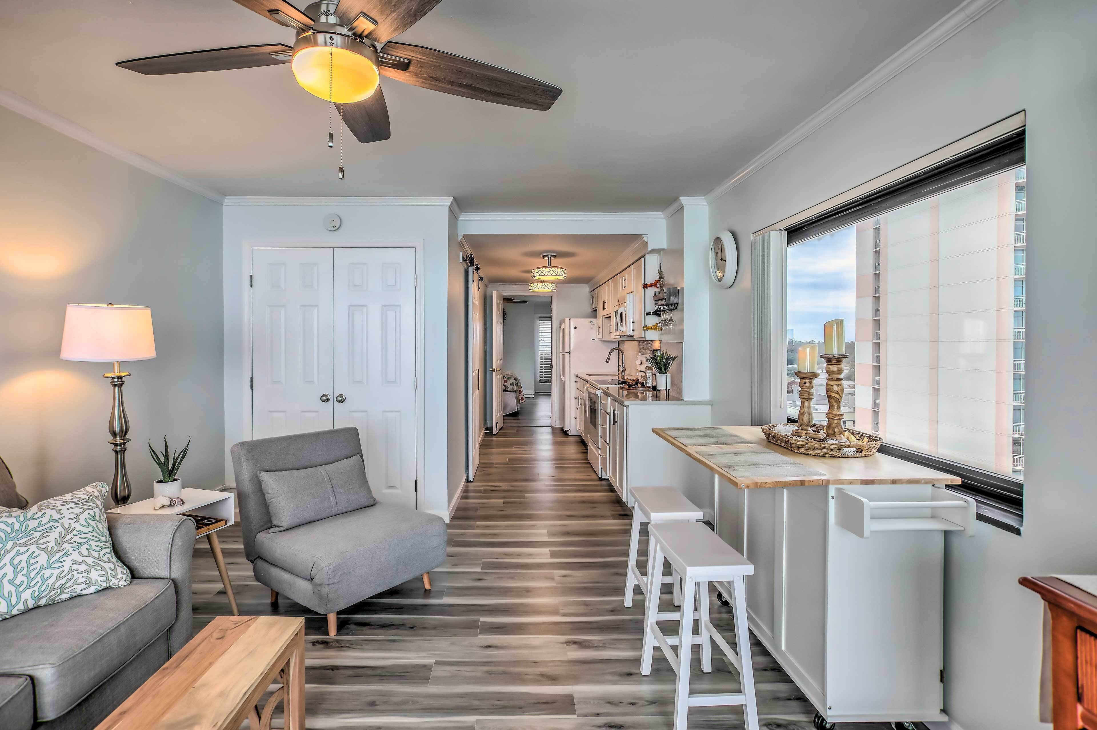 Myrtle Beach Escape w/ Balcony, Ocean Views!