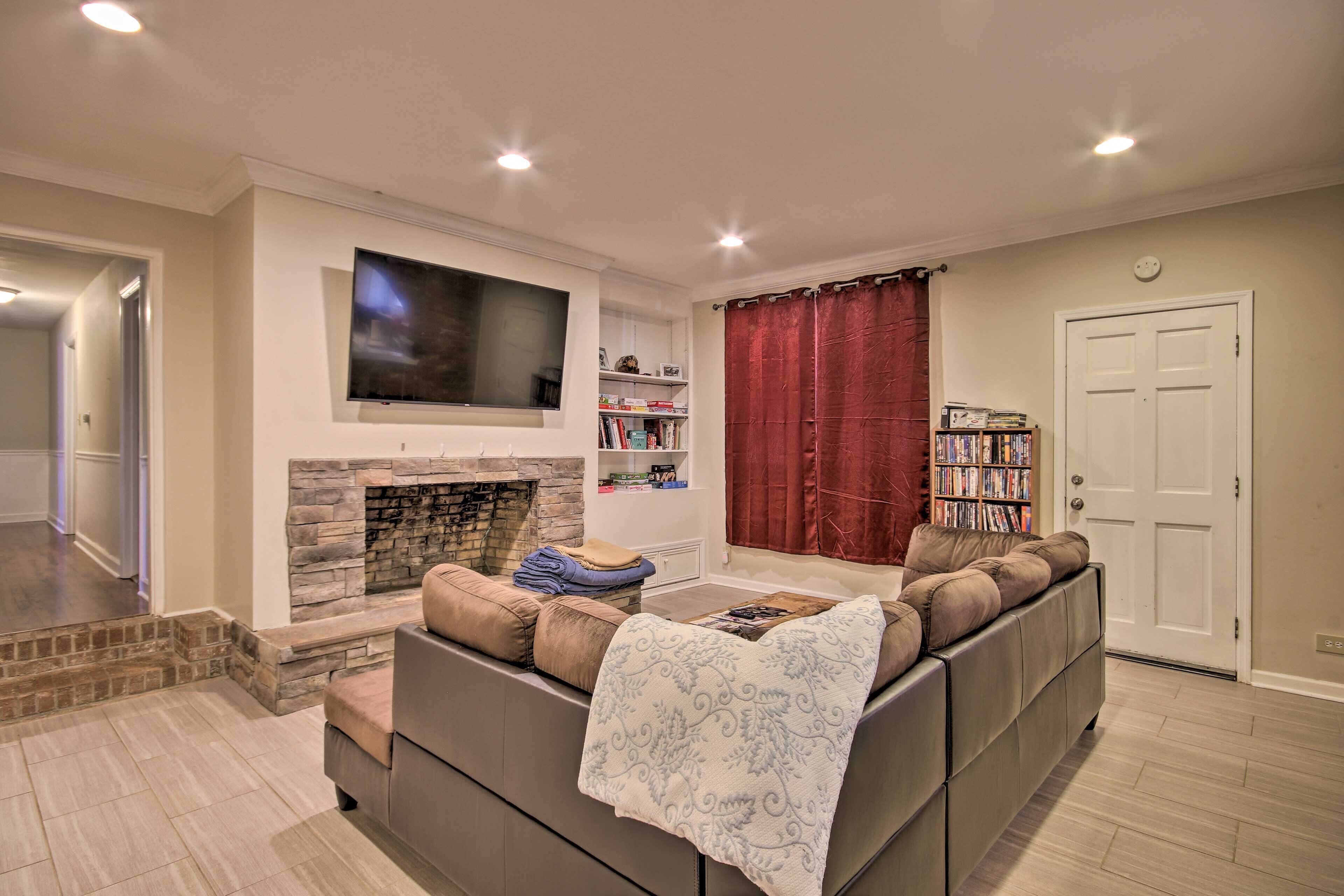 Quiet Columbia Home w/ Fire Pit & Pool Table!