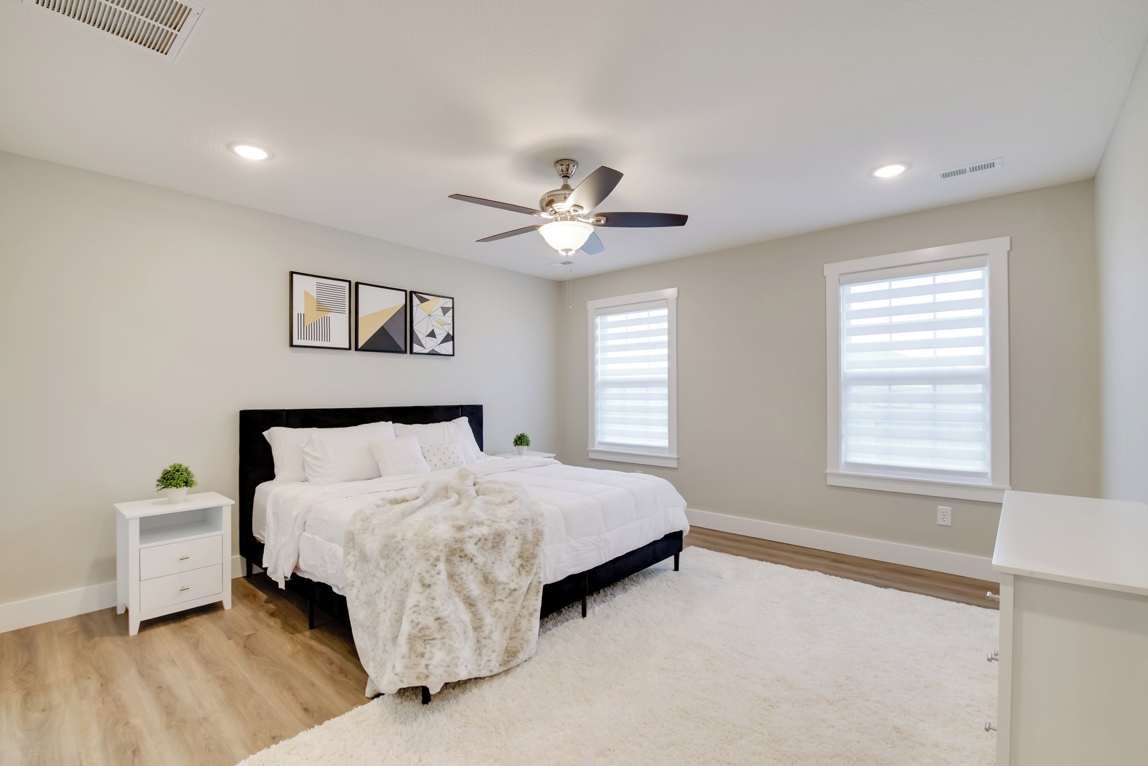 House (3 Bedrooms) | Interior