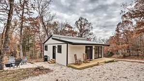Cottage (2 Bedrooms) | Interior - Pet & Family Friendly Cottage Near the Lake! (Osage Beach)