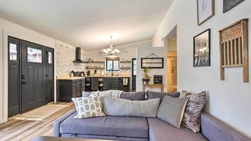 Cottage (2 Bedrooms) | Intérieur