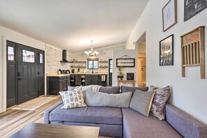 Cottage (2 Bedrooms) | Interior