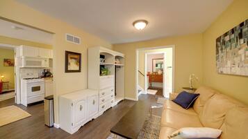 Cottage (2 Bedrooms) | Interior