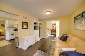 Cottage (2 Bedrooms) | Interior - Quiet St Charles Cottage w/ Patio & 4 Acres (St. Charles)