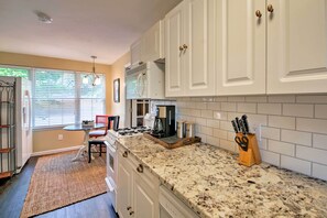 Ferienhaus (2 Bedrooms) | Eigene Küche | Mikrowelle, Ofen, Herdplatte, Geschirrspüler