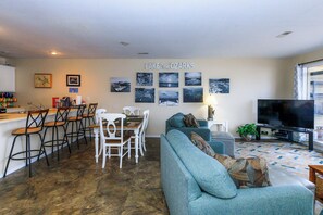 Apartment (2 Bedrooms) | Interior - Pool Days & Water Fun Await: Lake Ozark Escape! (Lake Ozark)