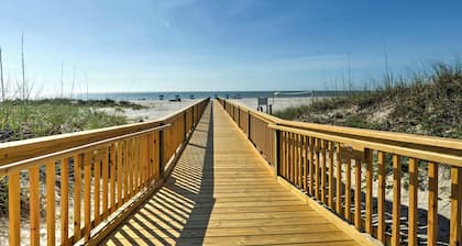 Walk to Folly Field Beach: Condo in Hilton Head!