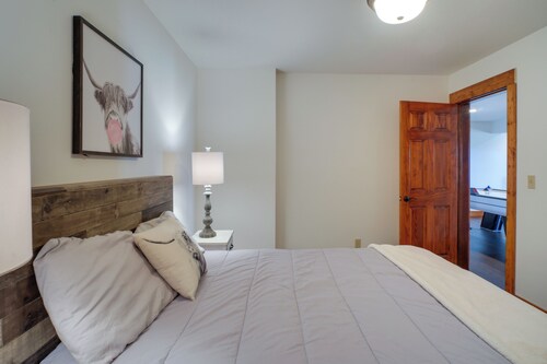 Rustic Missouri Vacation Rental w/ Hill Views!