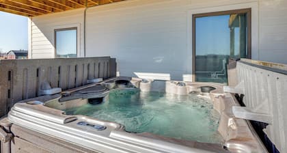 Rustic Missouri Vacation Rental w/ Hill Views!