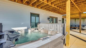Apartment (3 Bedrooms) | Front of property
