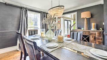 House (4 Bedrooms) | Interior