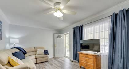 Rock Hill Cottage w/ Spacious Yard & Fire Pit!