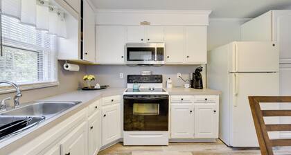 Rock Hill Cottage w/ Spacious Yard & Fire Pit!