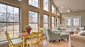 House (4 Bedrooms) | Front of property