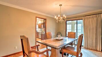 House (4 Bedrooms) | Interior