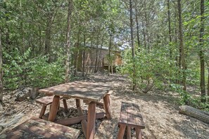 House (1 Bedroom) | Interior - 4 Mi to Museums: Cozy Branson Cabin (Branson)