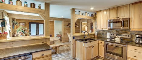 House (3 Bedrooms) | Interior