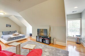 Apartment (0 Bedroom) | Interior