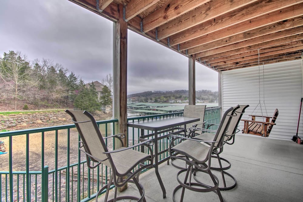 Lake-view Patio, Pool Table! Camdenton Family Unit - Niangua, MO