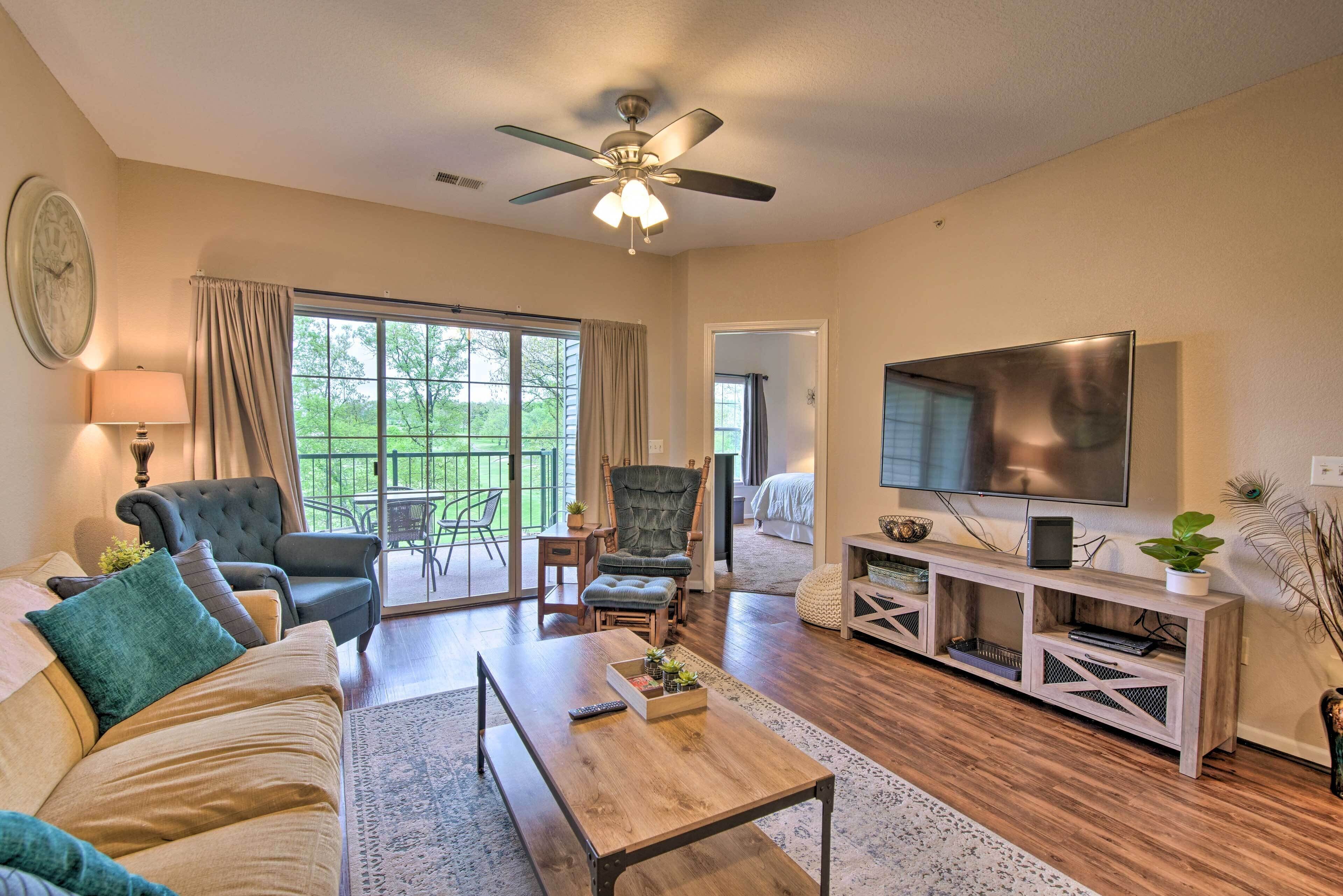 Spacious Condo ~ 4 Mi From Downtown Branson!