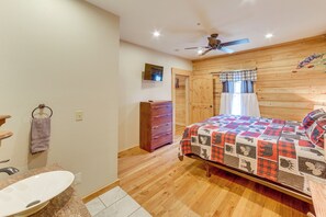 House (3 Bedrooms) | Interior