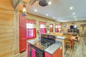 House (3 Bedrooms) | Interior - Rustic Hollister Cabin - 5 Mi to Downtown Branson (Hollister)