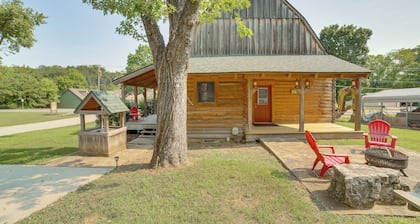 Rustic Hollister Cabin - 5 Mi to Downtown Branson