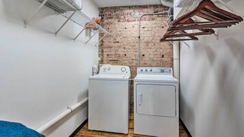 Apartment (0 Bedroom) | Interior