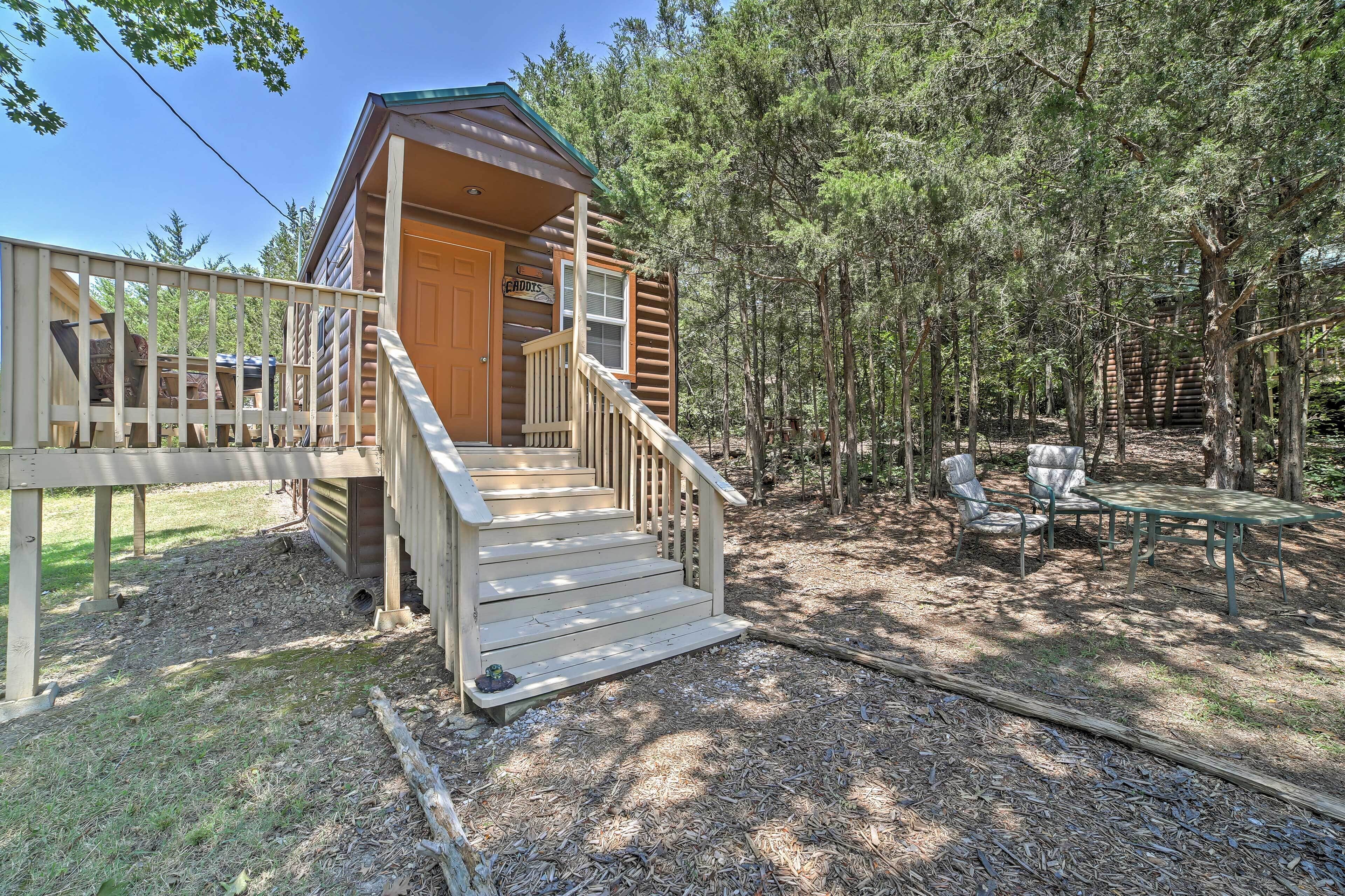 Branson Cabin w/ Deck Near Table Rock Lake!