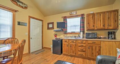Near Shopping & Museums: Quiet Branson Cabin