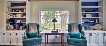 Remodeled Historic Farmhouse ~ 20 Mi to KC!