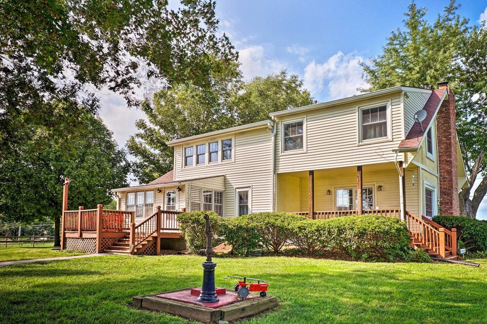 Exterior, Remodeled Historic Farmhouse ~20 Mi to KC!