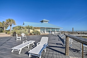 Apartment (3 Bedrooms) | Interior - Resort Villa on Golf Course With Beach Access! (Pawleys Island)