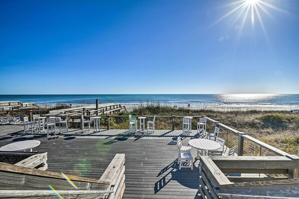 Apartment (3 Bedrooms) | Interior - Resort Villa on Golf Course With Beach Access! (Pawleys Island)