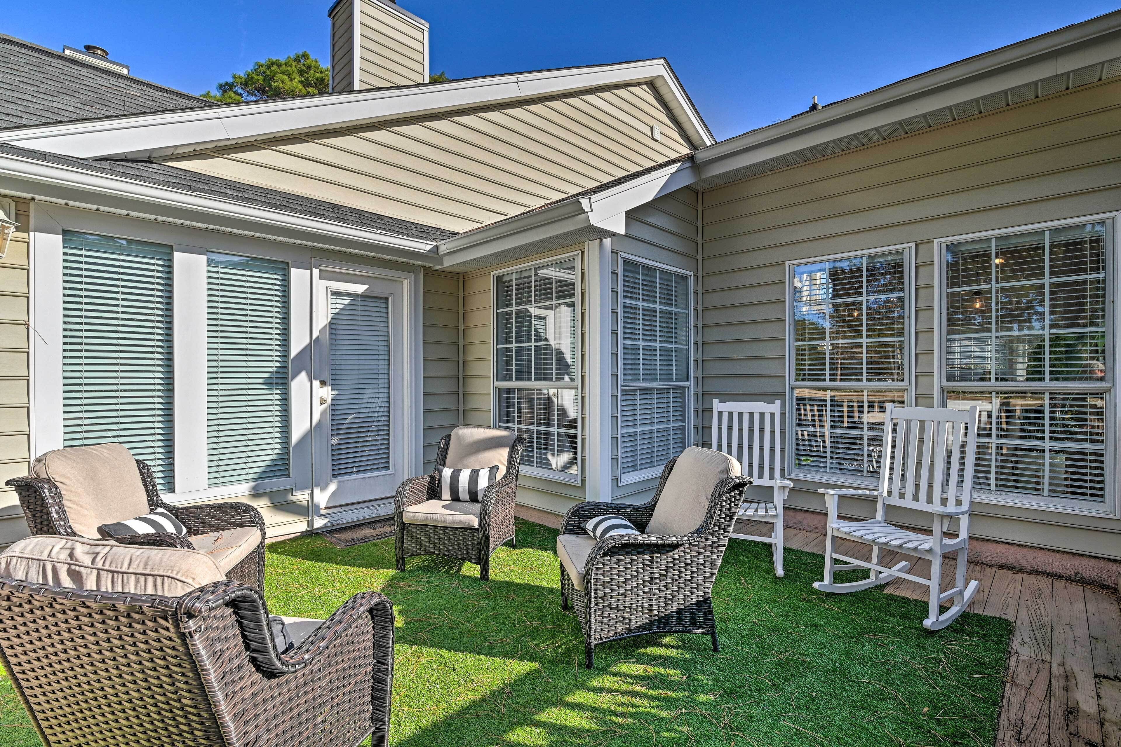 Sunny & Spacious Villa w/ Patio & Resort Amenities