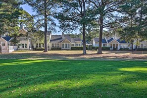 Apartment (3 Bedrooms) | Interior - Resort Villa on Golf Course With Beach Access! (Pawleys Island)