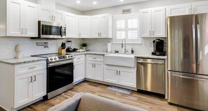 Step-free Home w/ Fire Pit - 3 Miles to Usc!