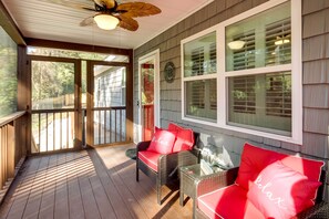 House (2 Bedrooms) | Interior - Step-free Home w/ Fire Pit - 3 Miles to Usc! (Columbia)