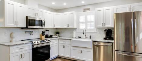 House (2 Bedrooms) | Interior