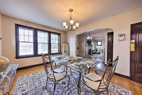 House (4 Bedrooms) | Interior