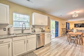 House (5 Bedrooms) | Interior