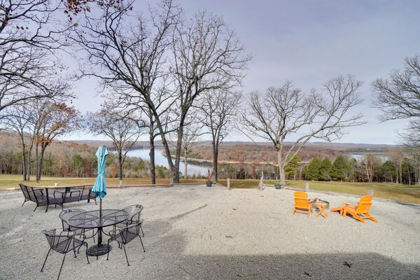 Table Rock Lake Home - Fire Pit & Lake Views! - Table Rock Lake